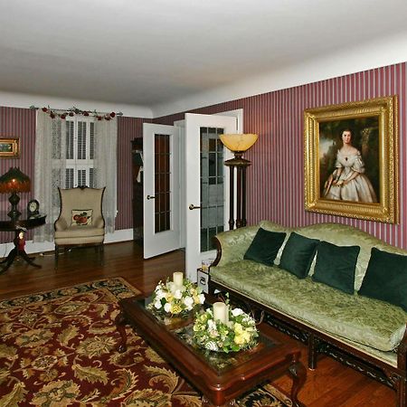 Hotel Cobblestone Manor Auburn Hills Interior foto